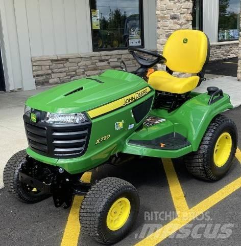John Deere X730 小型曳引機