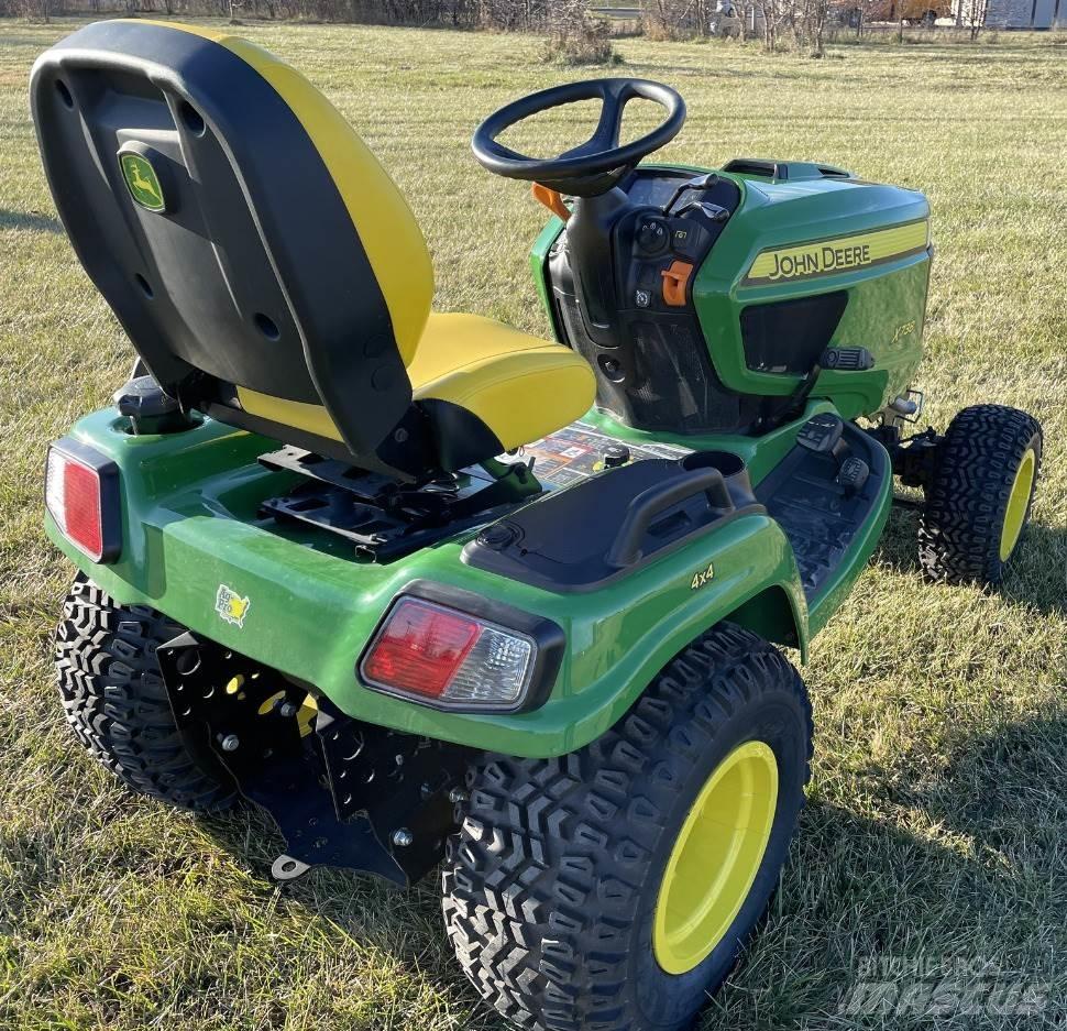John Deere X738 小型曳引機