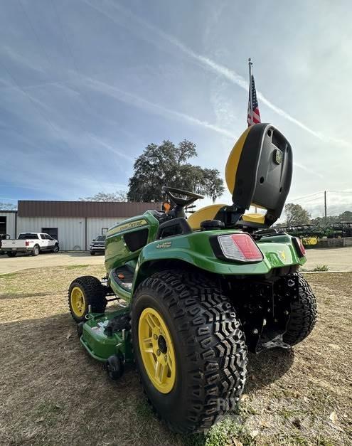 John Deere X739 小型曳引機