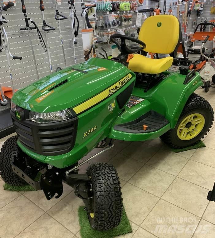 John Deere X739 小型曳引機