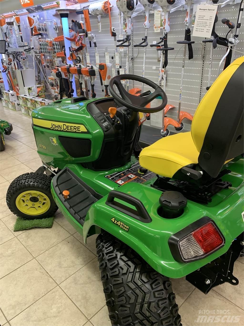 John Deere X739 小型曳引機