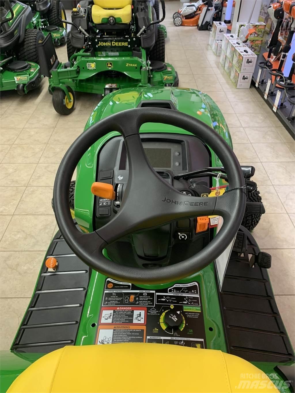 John Deere X739 小型曳引機