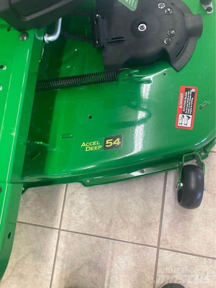 John Deere Z325E 零迴轉割草機