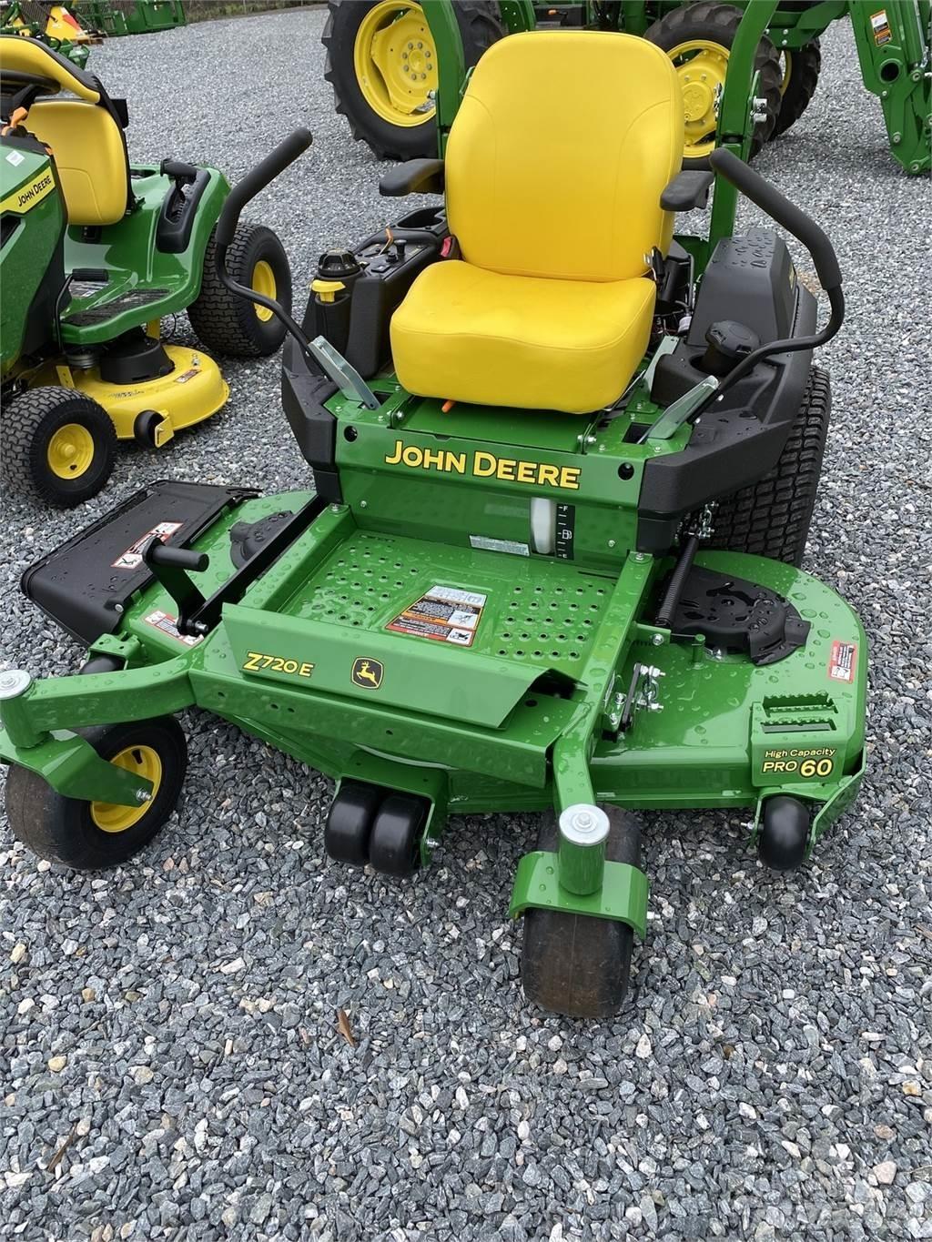 John Deere Z720E 零迴轉割草機