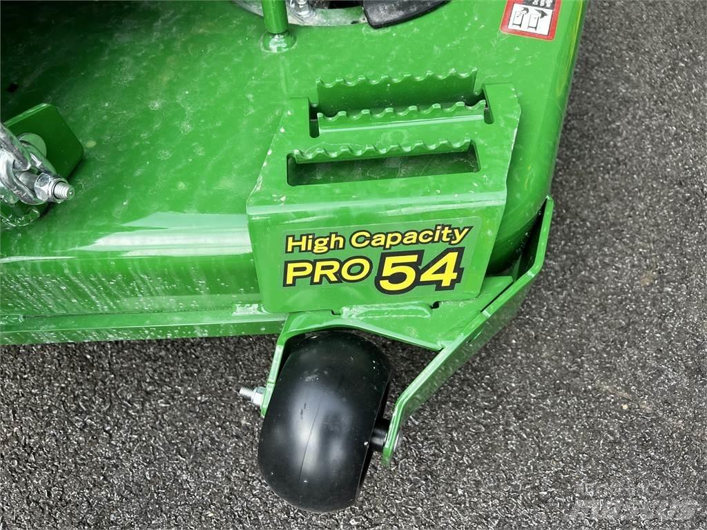John Deere Z720E 零迴轉割草機