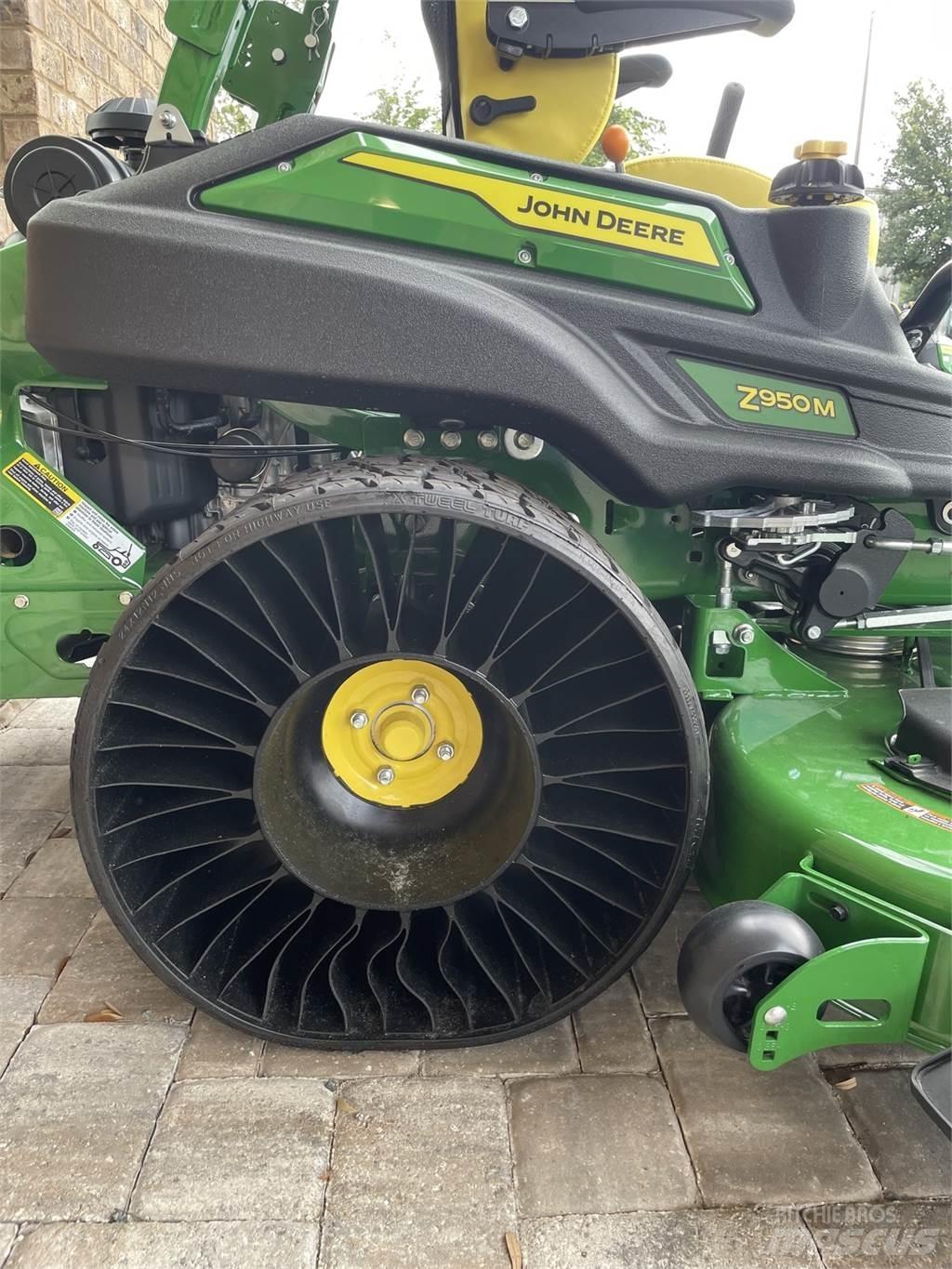 John Deere Z950M 零迴轉割草機