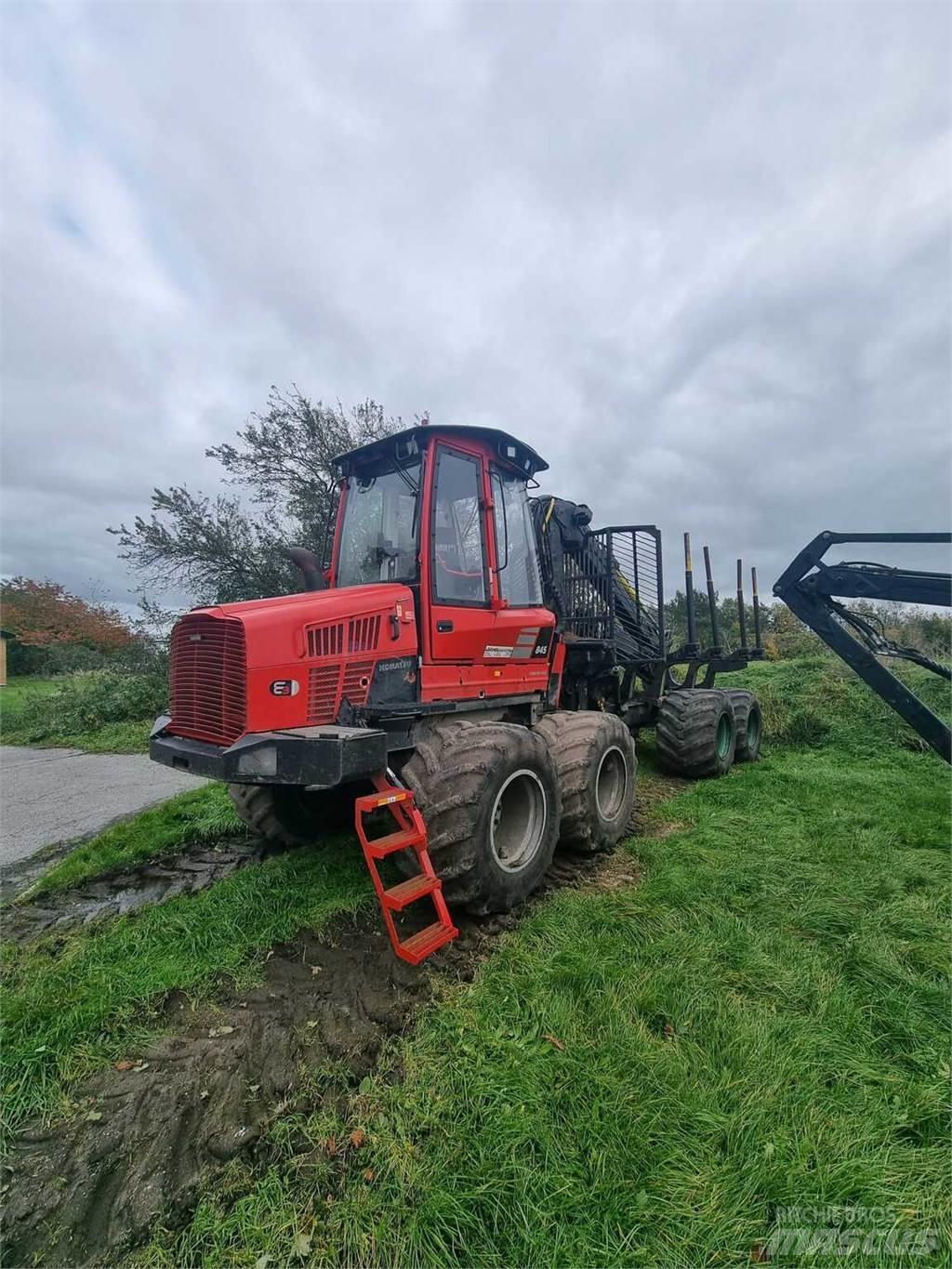 Komatsu 845 集運機