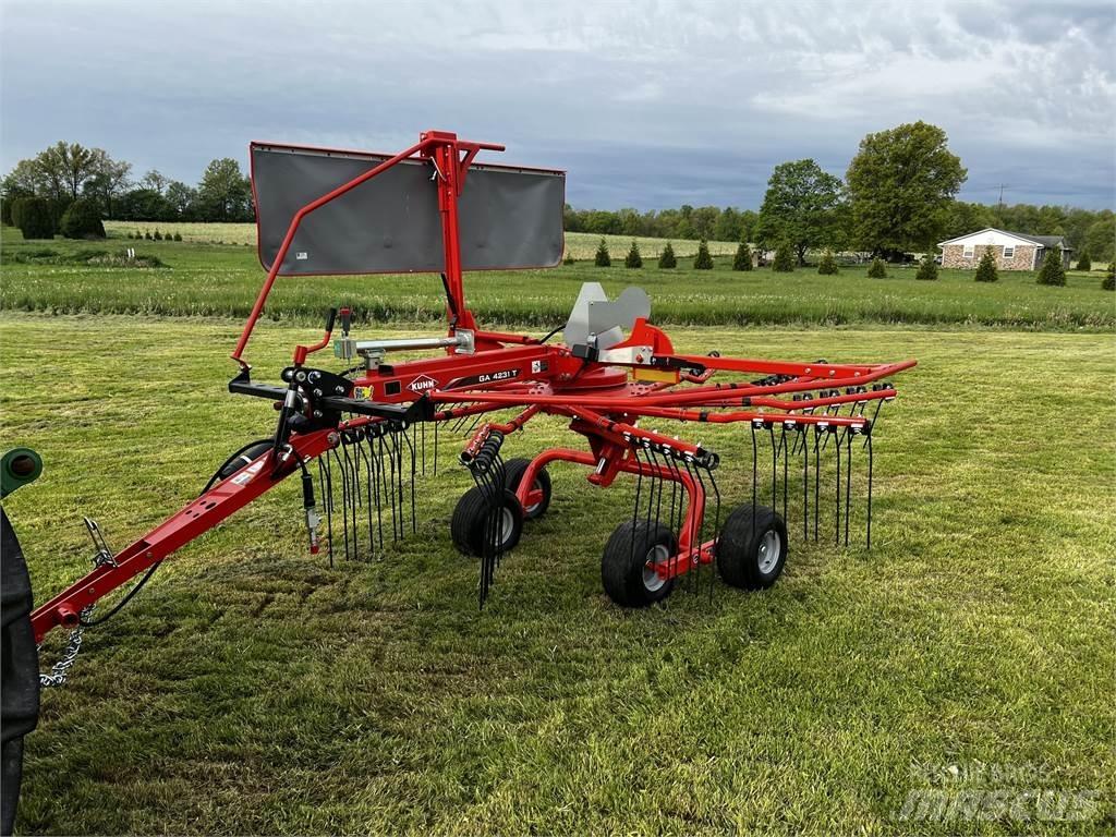 Kuhn GA4231T 耙與翻草機