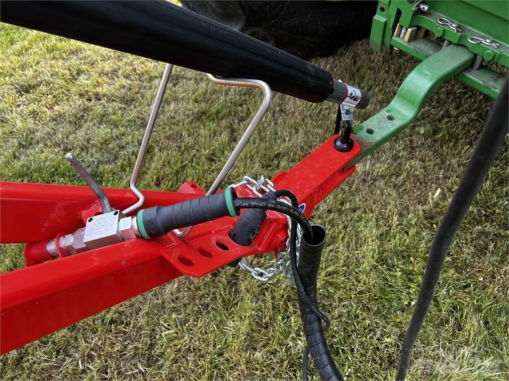 Kuhn GA4731T 耙與翻草機