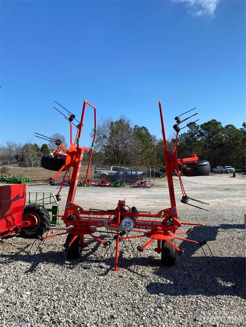 Kuhn GF5202T 耙與翻草機