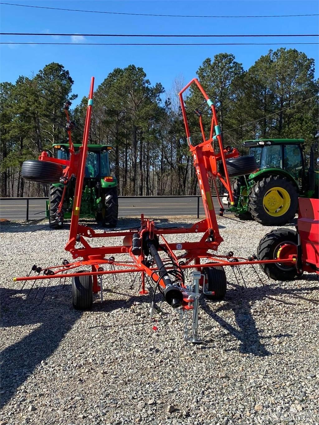 Kuhn GF5202T 耙與翻草機