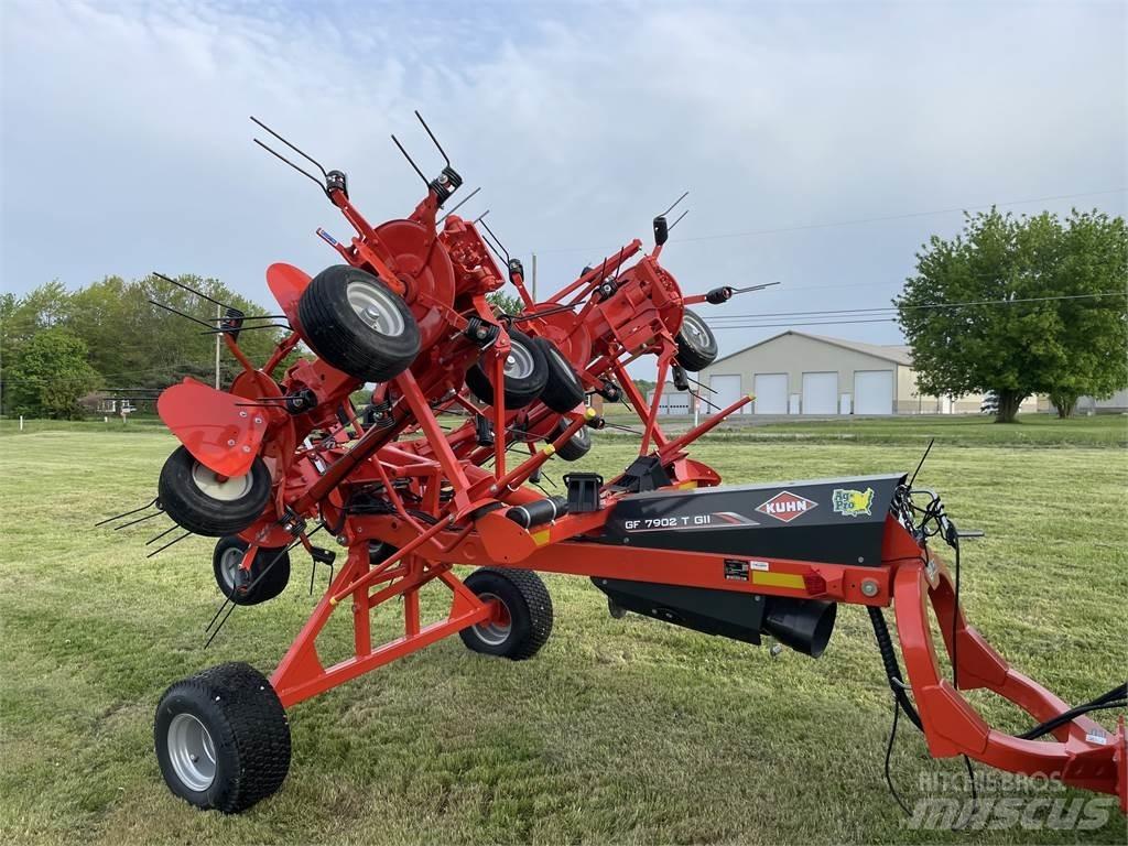 Kuhn GF7902 耙與翻草機