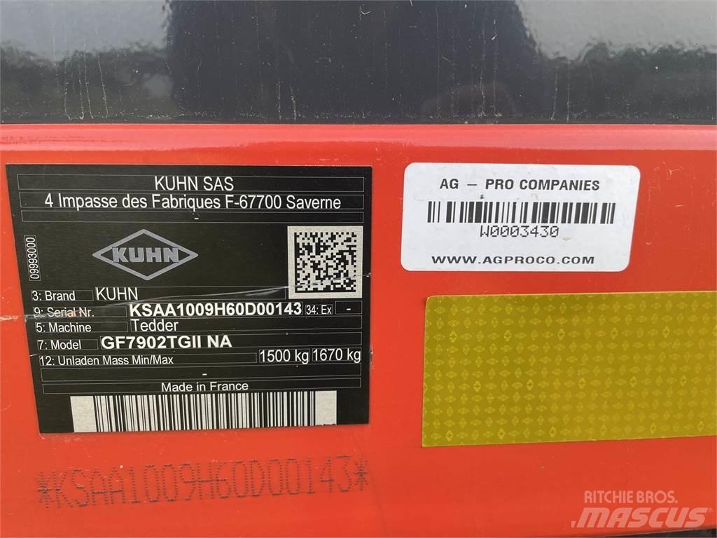 Kuhn GF7902 耙與翻草機