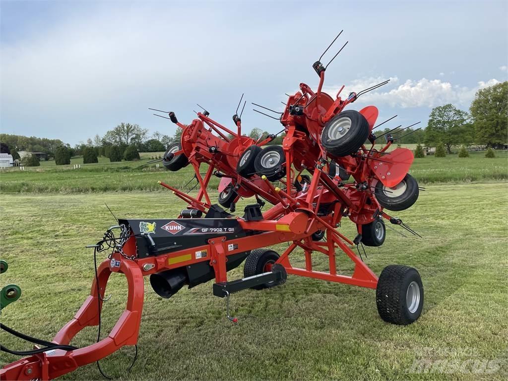 Kuhn GF7902 耙與翻草機