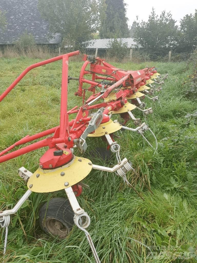 Pöttinger 810N 耙與翻草機