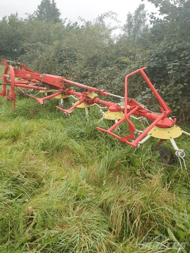 Pöttinger 810N 耙與翻草機