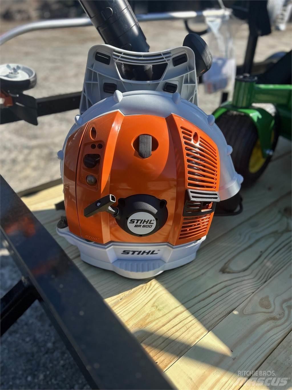 Stihl BR600 高爾夫球車