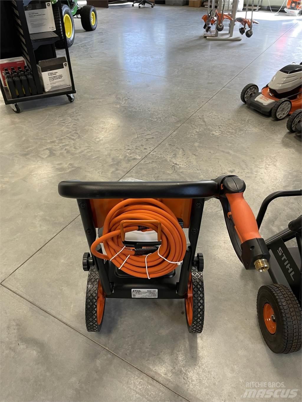 Stihl RB200 高爾夫球車