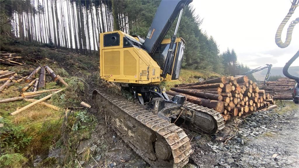 Tigercat 822 收穫機