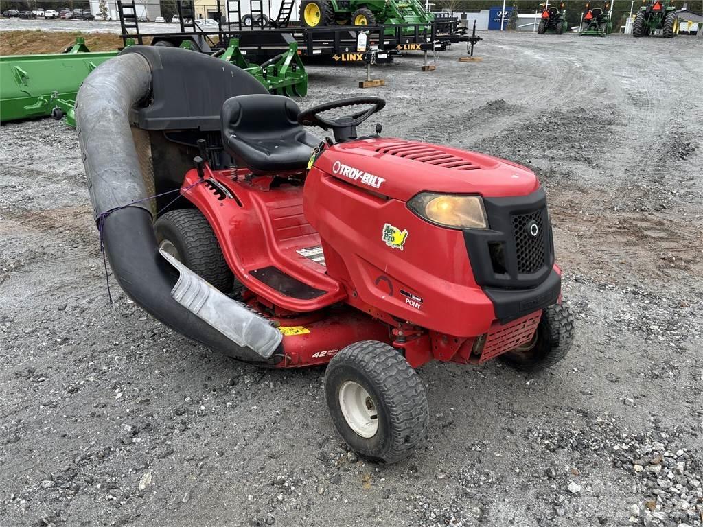 Troy-Bilt Pony 騎乘式割草機