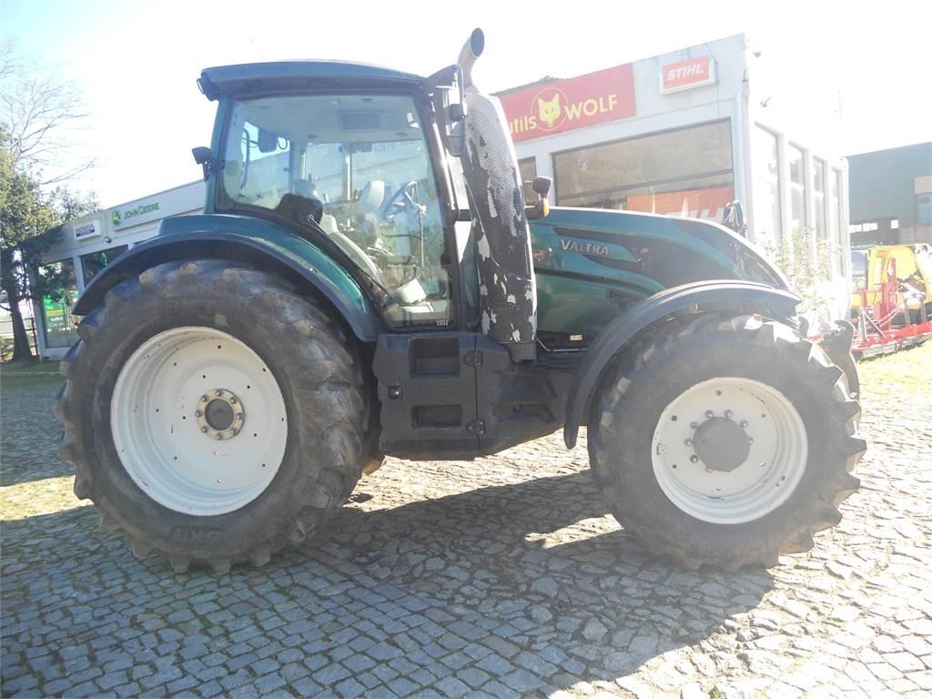 Valtra T174 曳引機