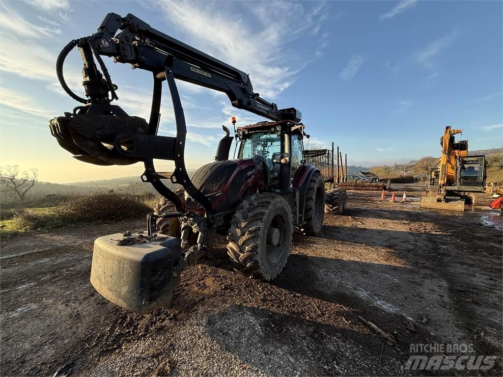 Valtra T174 集運機