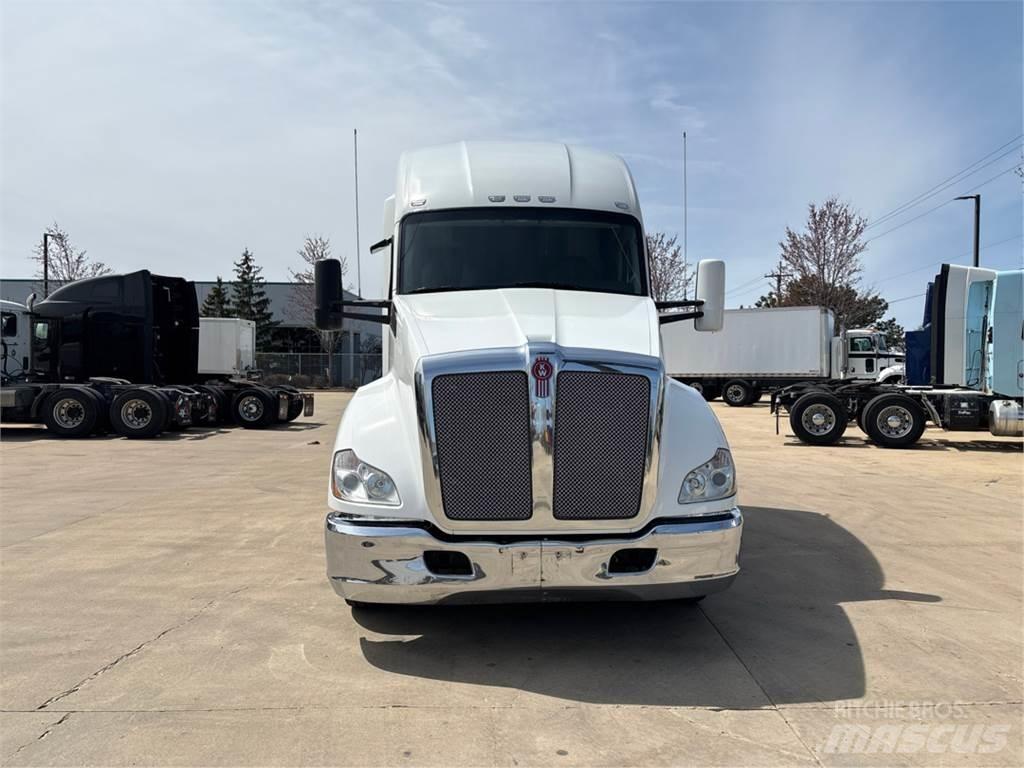 Kenworth T680 曳引機組件
