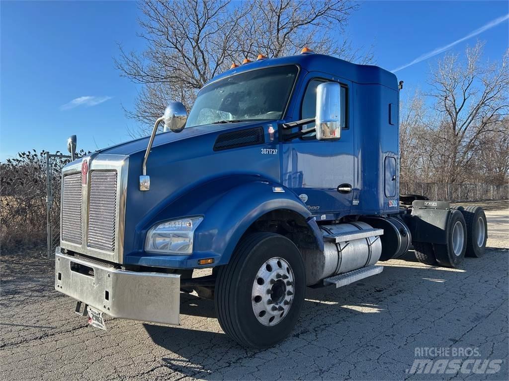 Kenworth T880 曳引機組件