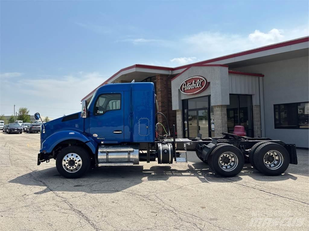 Kenworth T880 曳引機組件