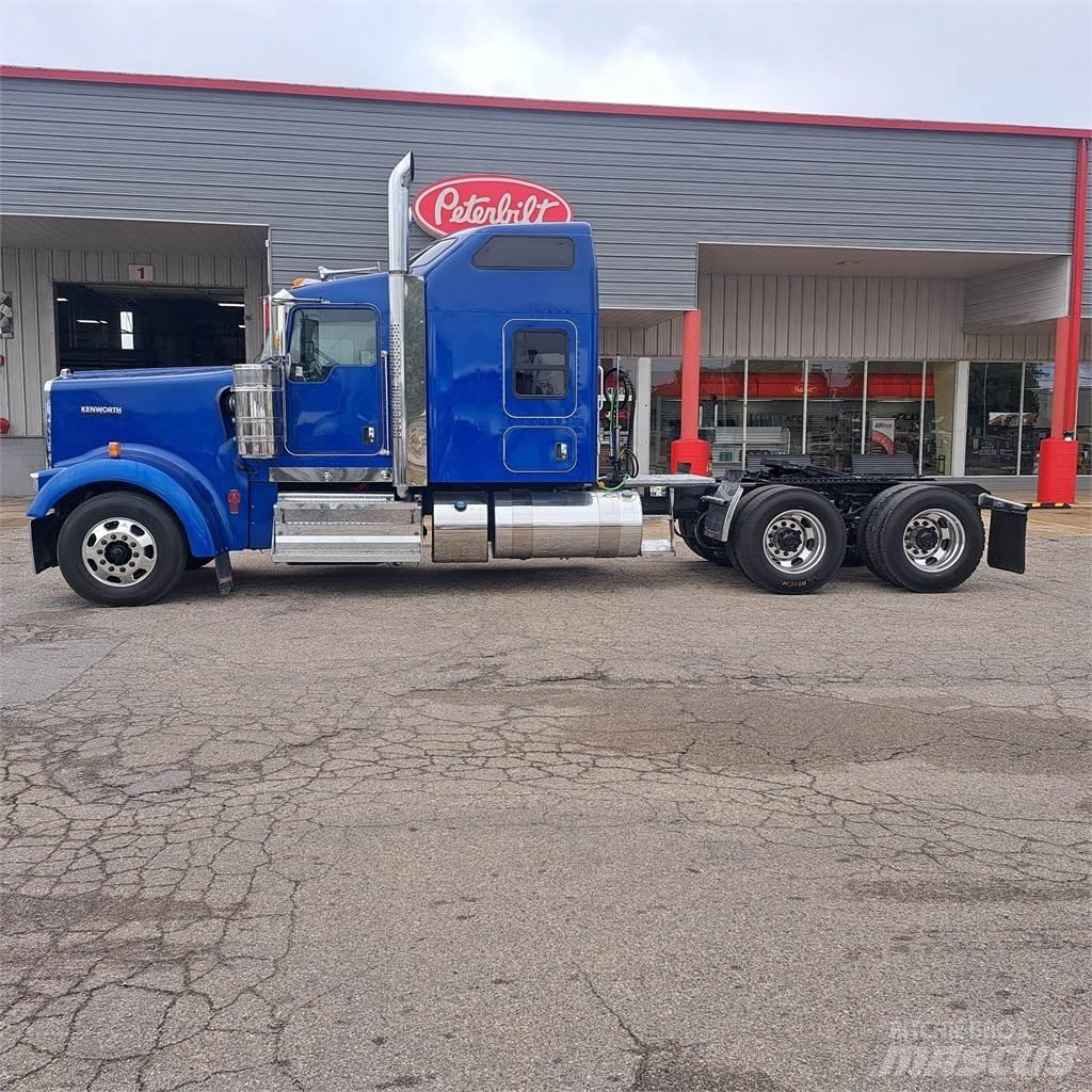 Kenworth W900 曳引機組件