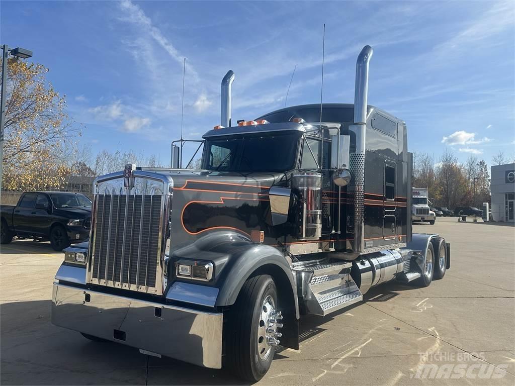 Kenworth W900 曳引機組件