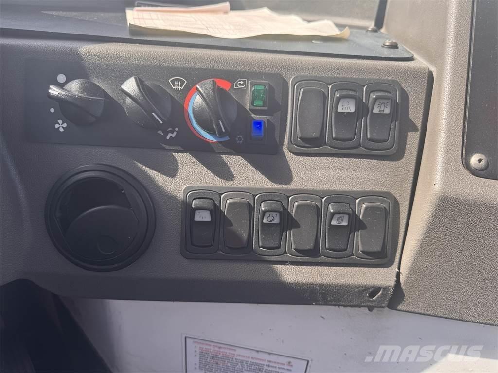 Ottawa T2 4X2 其他貨車