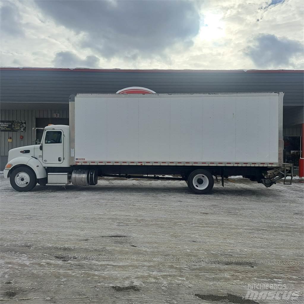 Peterbilt 337 貨箱式卡車