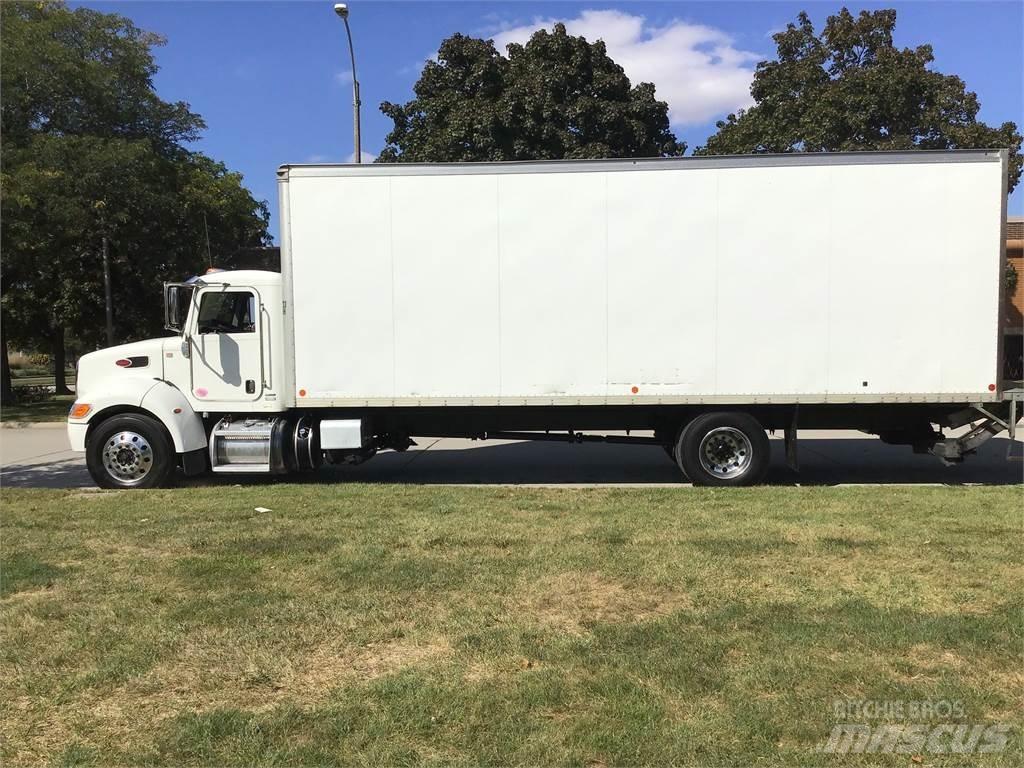 Peterbilt 337 貨箱式卡車