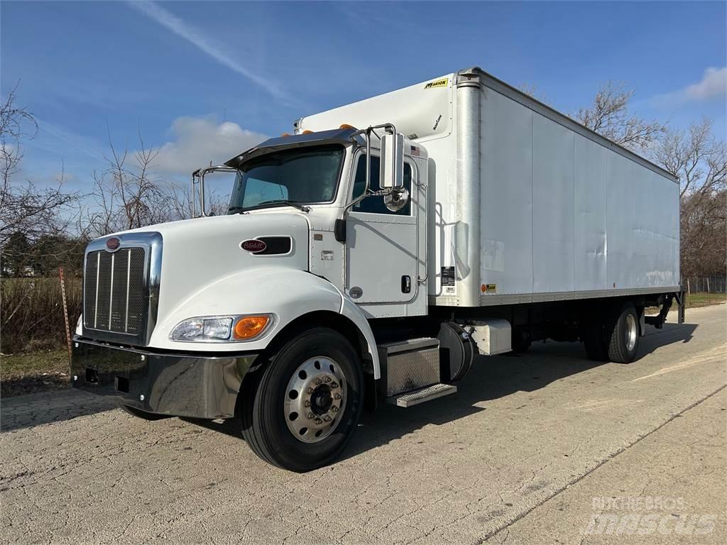Peterbilt 337 貨箱式卡車
