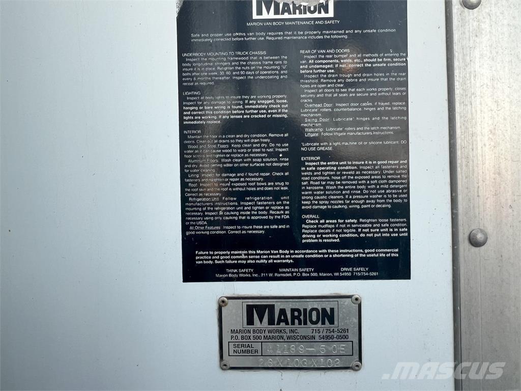 Peterbilt 337 貨箱式卡車