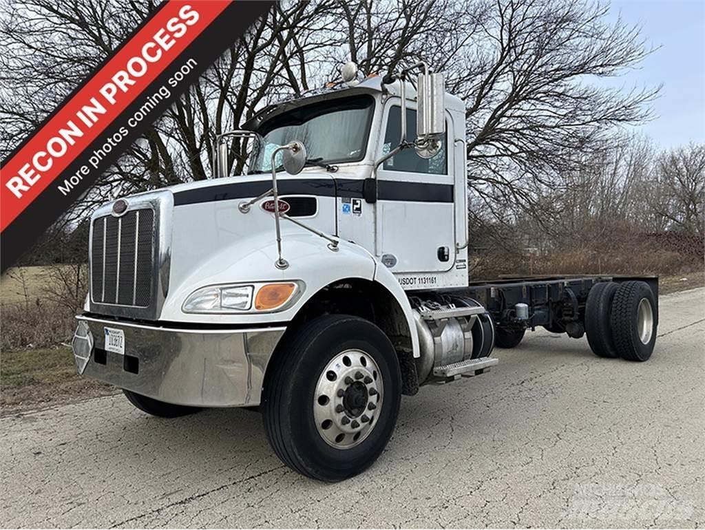 Peterbilt 337 商用底盤車