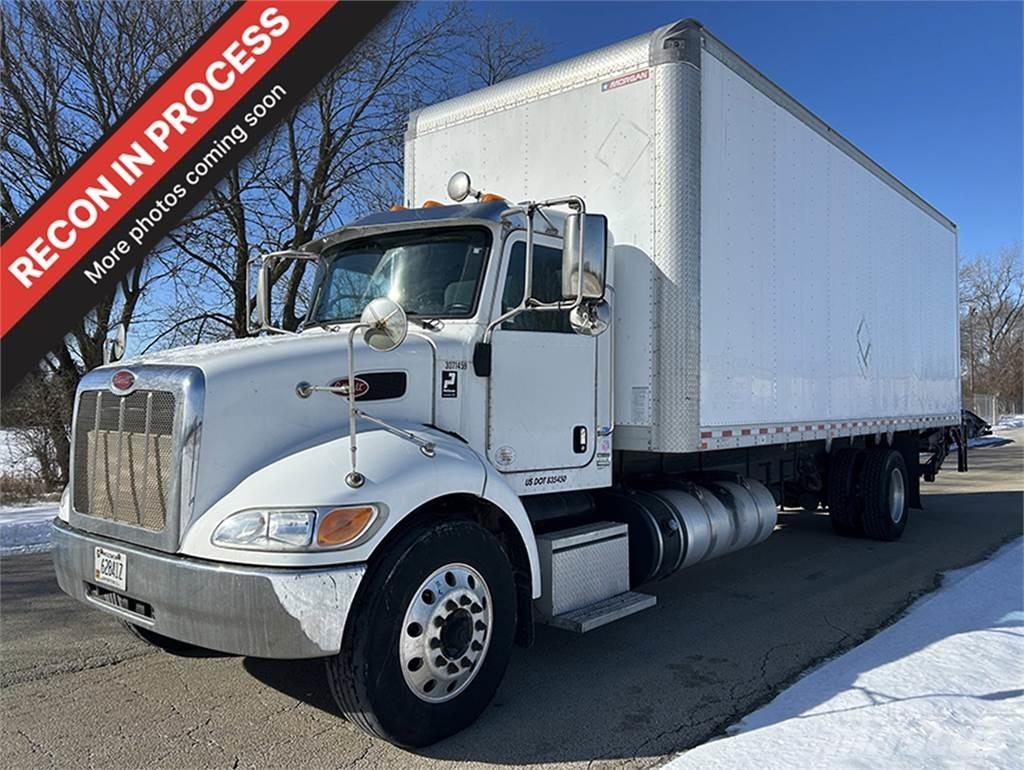Peterbilt 337 貨箱式卡車