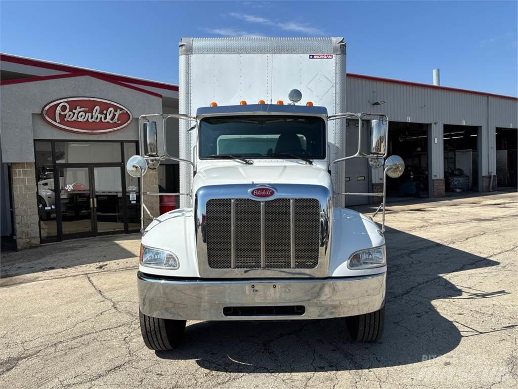 Peterbilt 337 貨箱式卡車