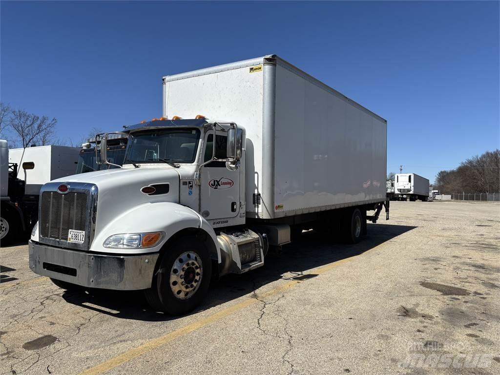Peterbilt 337 貨箱式卡車