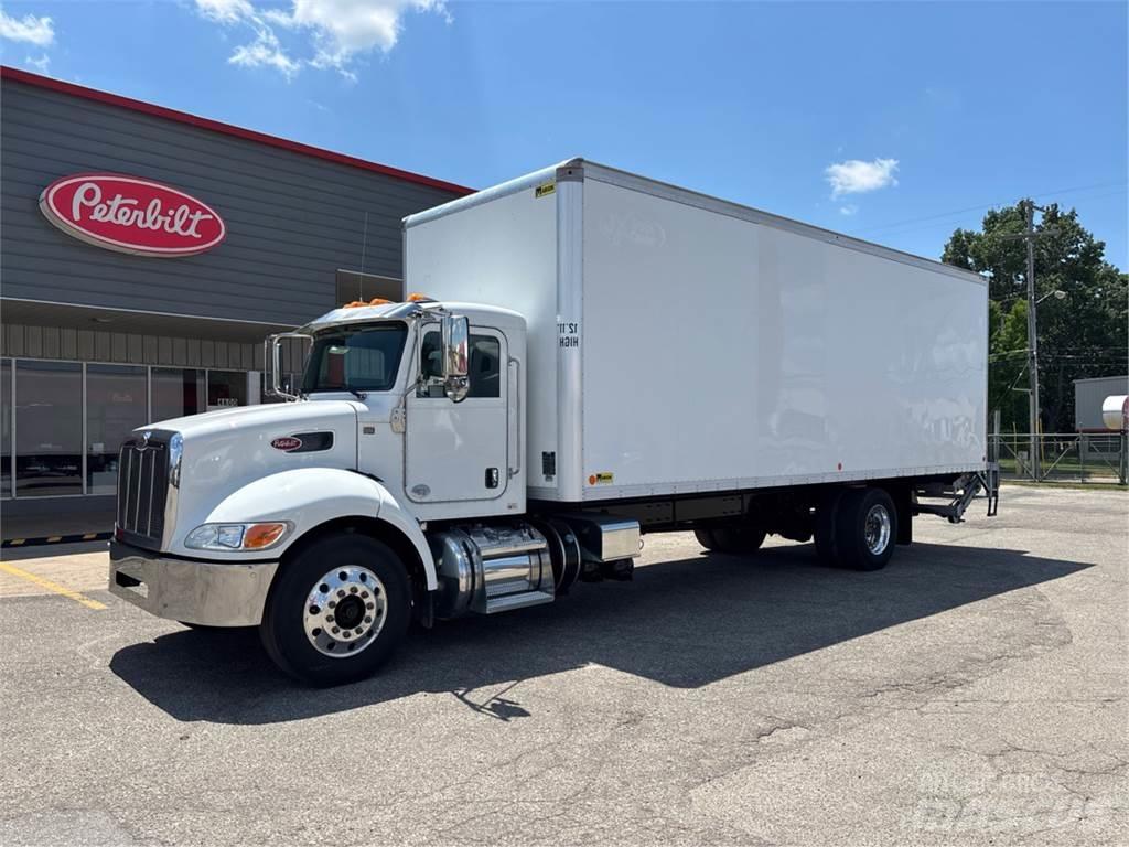 Peterbilt 337 貨箱式卡車