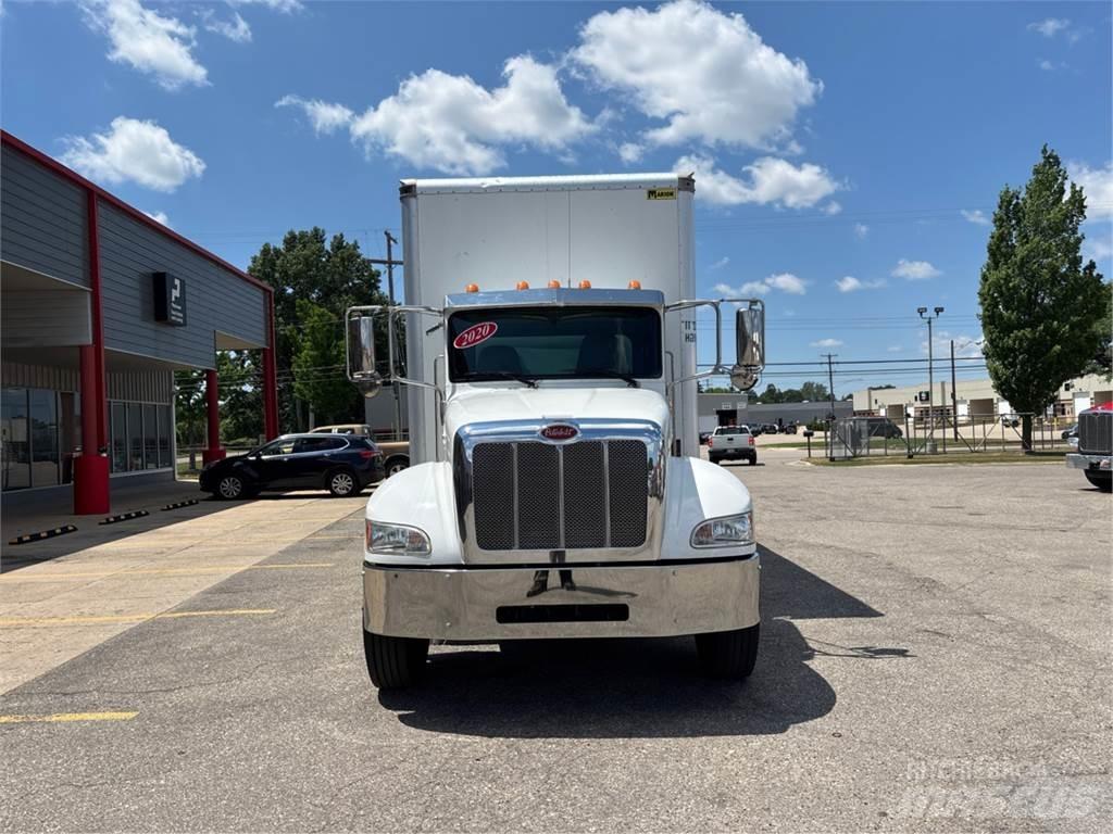 Peterbilt 337 貨箱式卡車