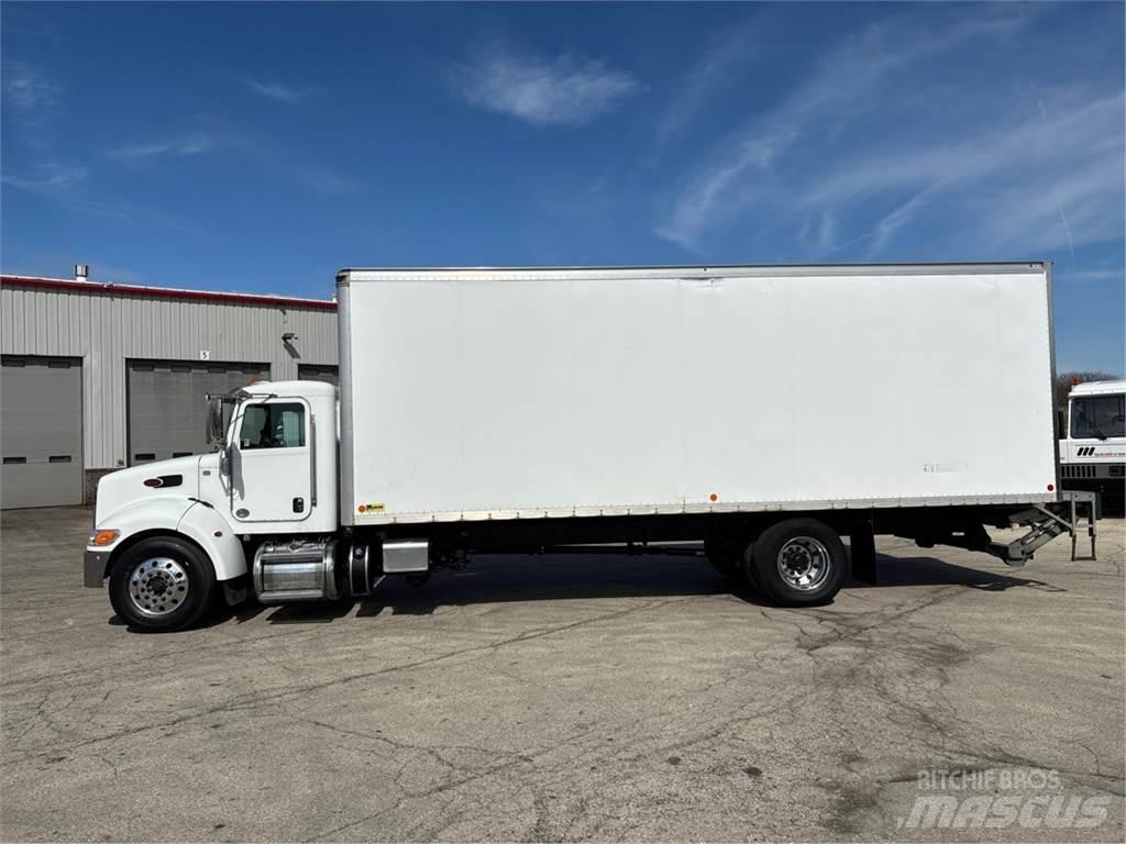 Peterbilt 337 貨箱式卡車