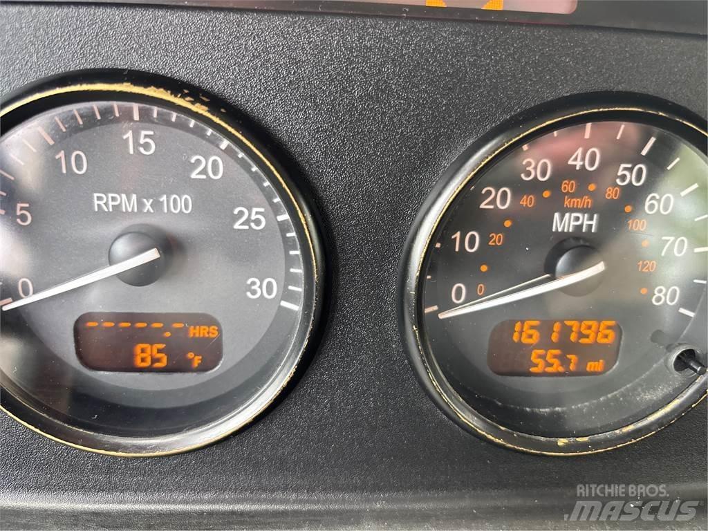 Peterbilt 337 商用底盤車