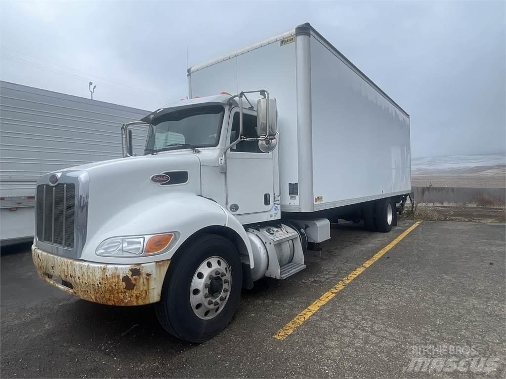 Peterbilt 337 貨箱式卡車