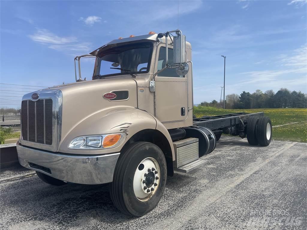 Peterbilt 337 商用底盤車