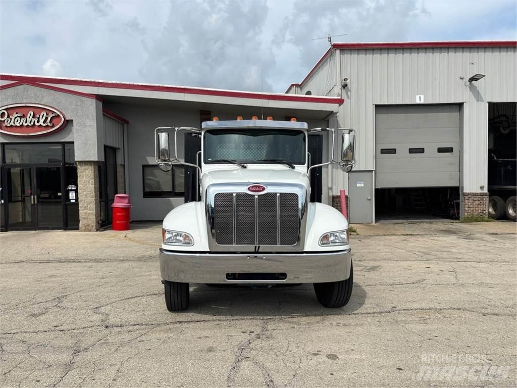 Peterbilt 337 其他貨車