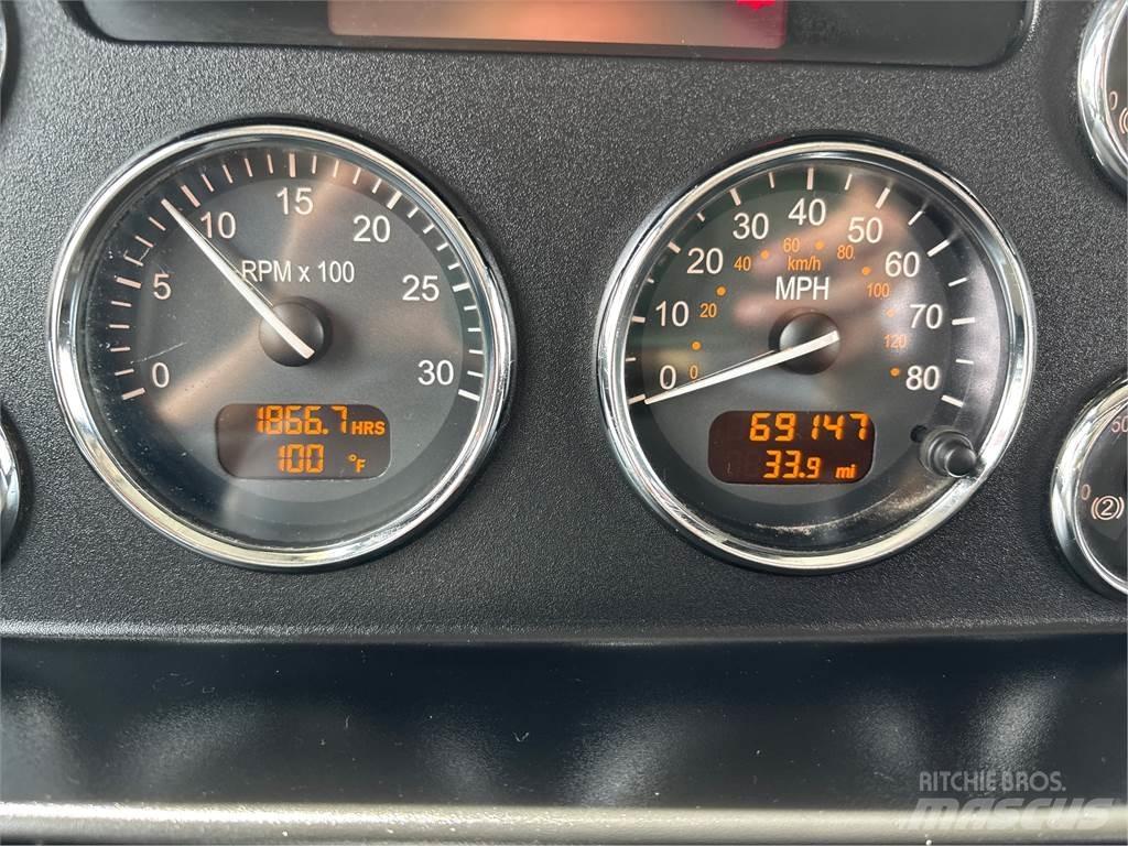 Peterbilt 337 其他貨車