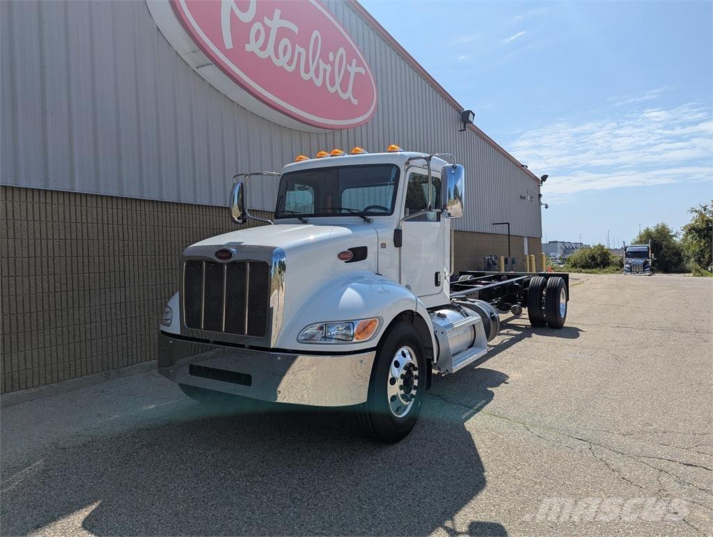 Peterbilt 337 其他貨車