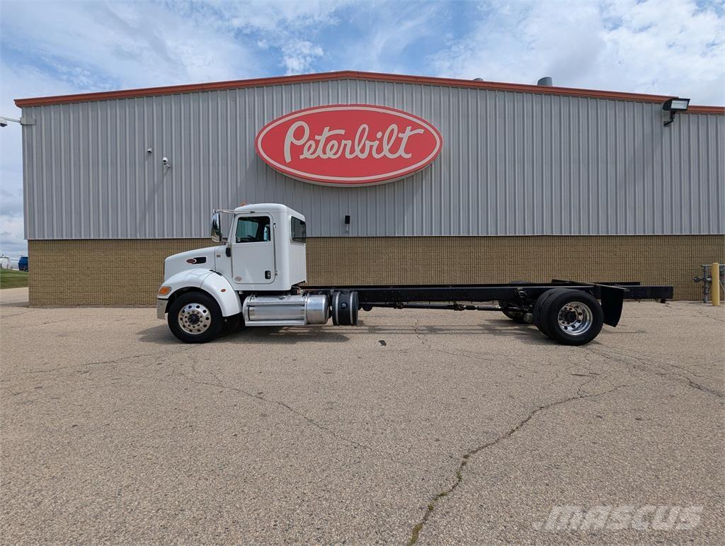 Peterbilt 337 其他貨車